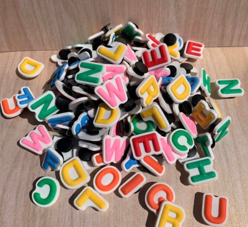 Uthitio 68100 Pcs Random Letters Numbers Shoe Charms